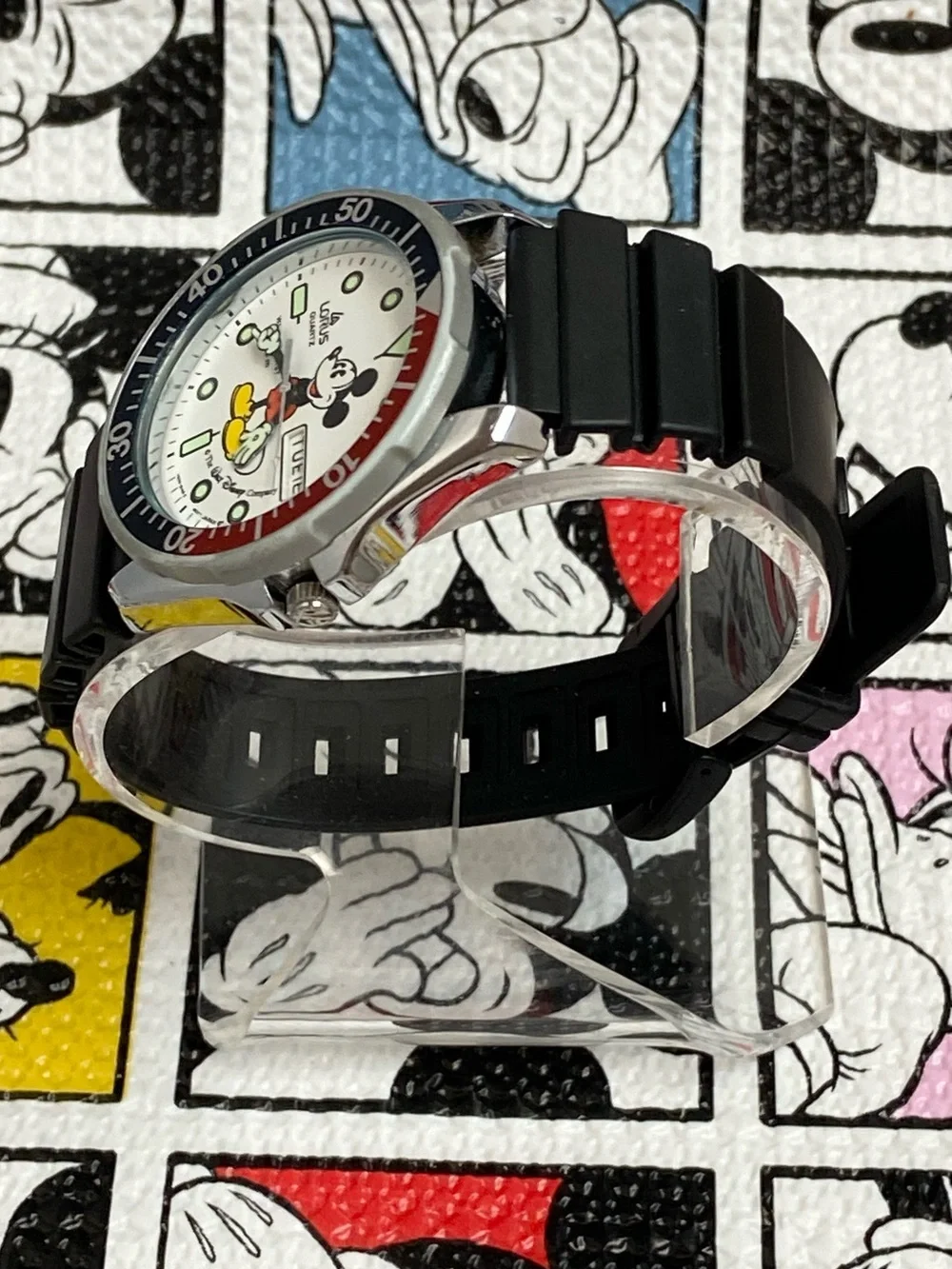 Vintage Disney X Lorus (Seiko) Mickey Mouse Pepsi Bezel Diver Style Watch HTF
